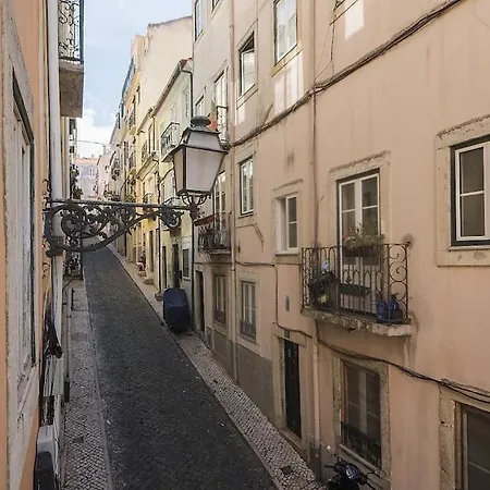 Appartement 4 *