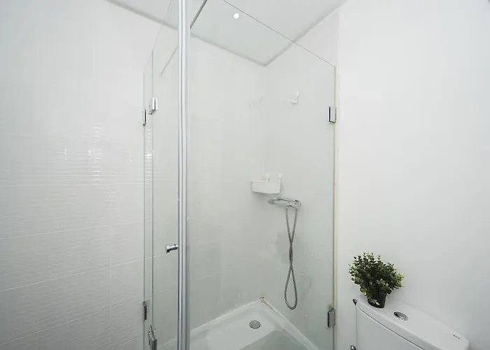 4 Διαμέρισμα *