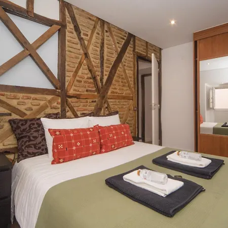 Apartmán 4 *