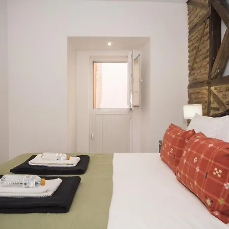 Apartmán 4 *
